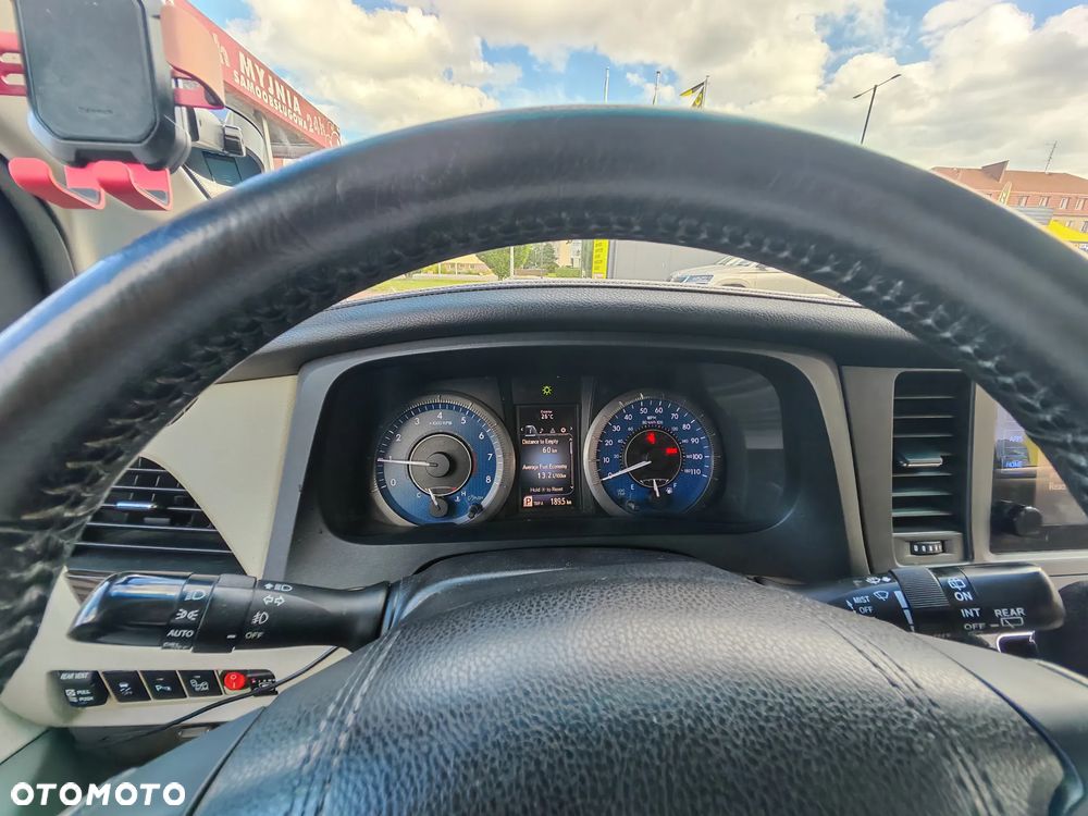 Toyota Sienna 3.5 V6 - 22