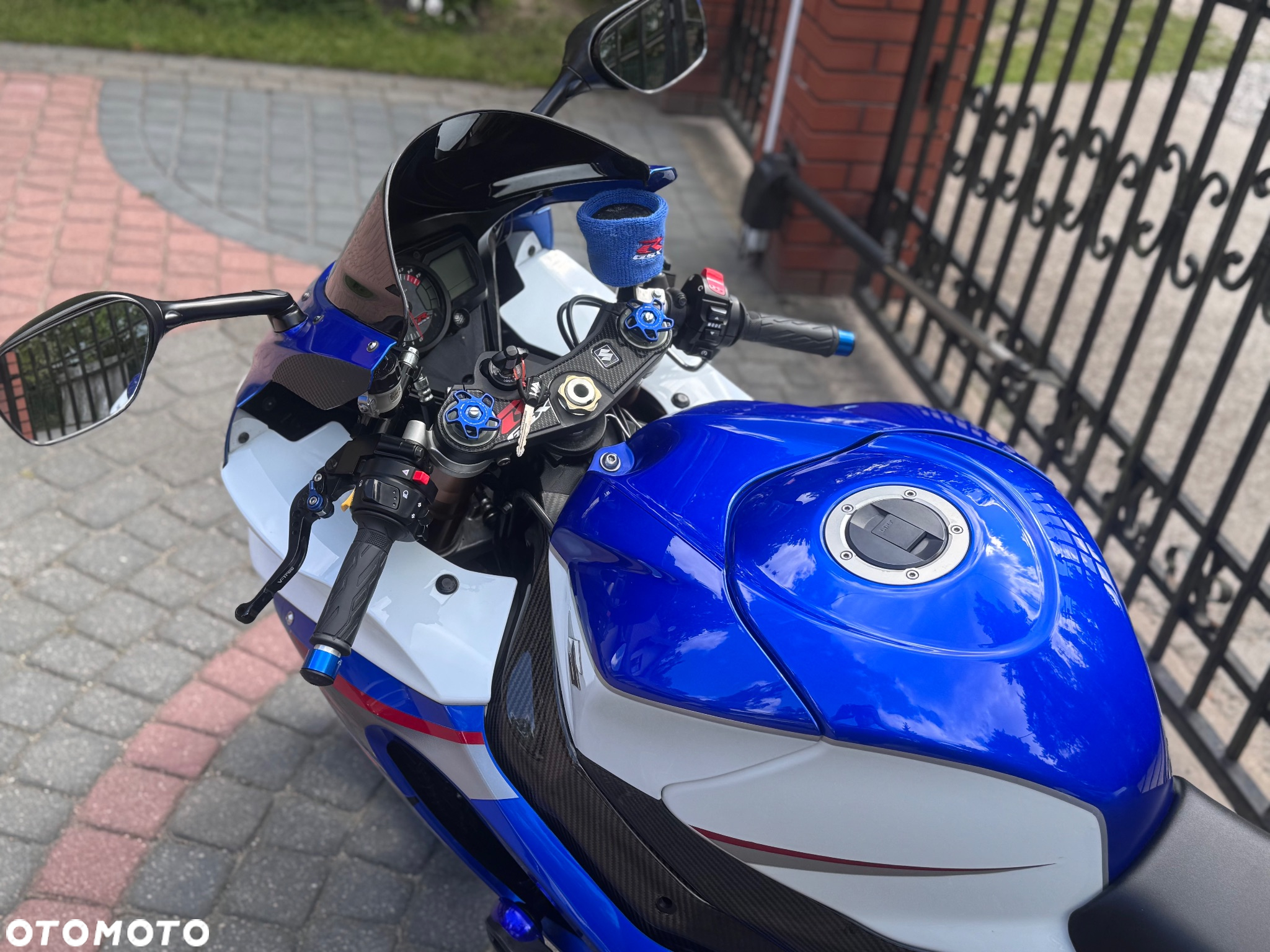 Suzuki GSX-R - 15