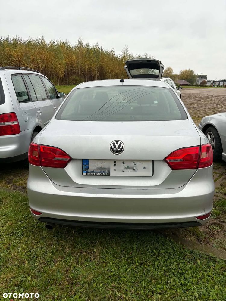 Volkswagen Jetta 1.6 TDI Comfortline DSG - 10
