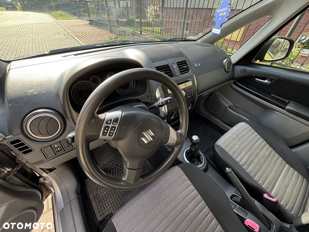 Suzuki SX4 - 8