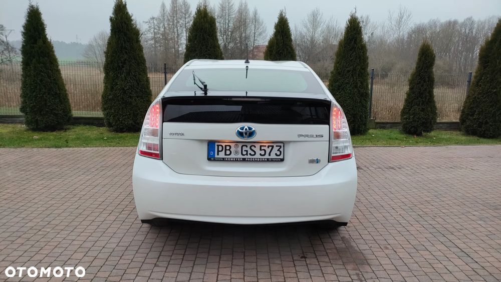 Toyota Prius (Hybrid) Comfort - 13