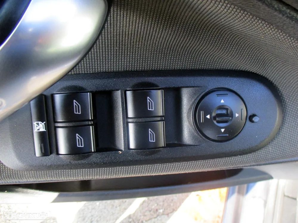 Ford S-Max 1.8 TDCi Trend 7L - 22