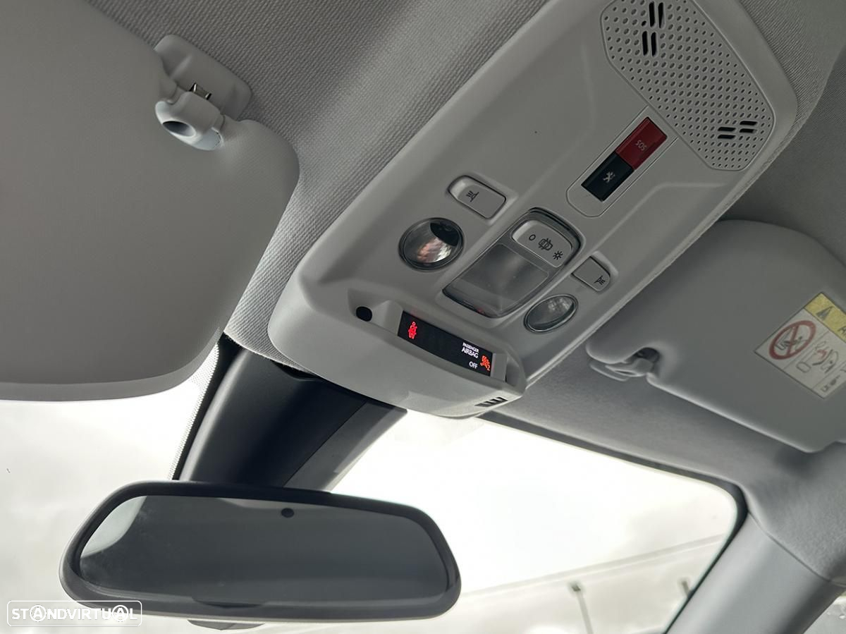 Peugeot e-208 Active - 19