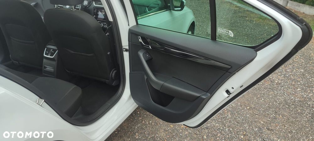 Skoda Octavia 1.5 TSI ACT Style - 6