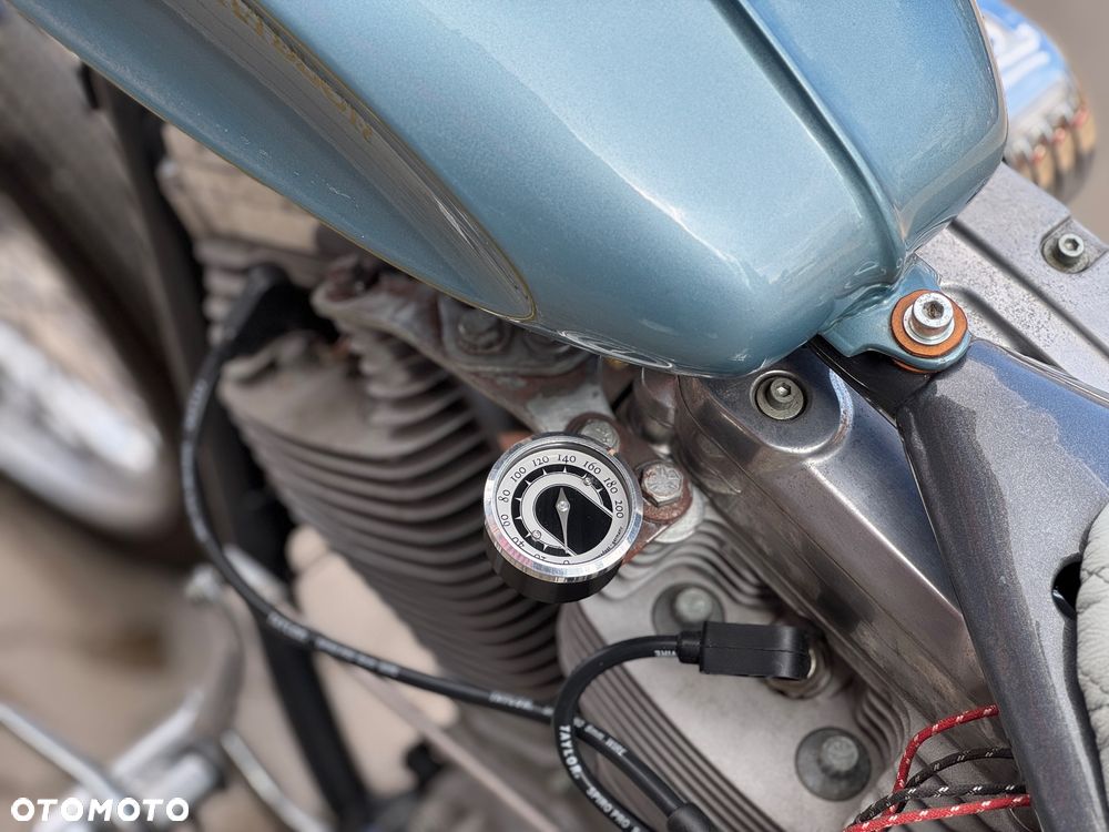 Harley-Davidson Softail Custom - 13