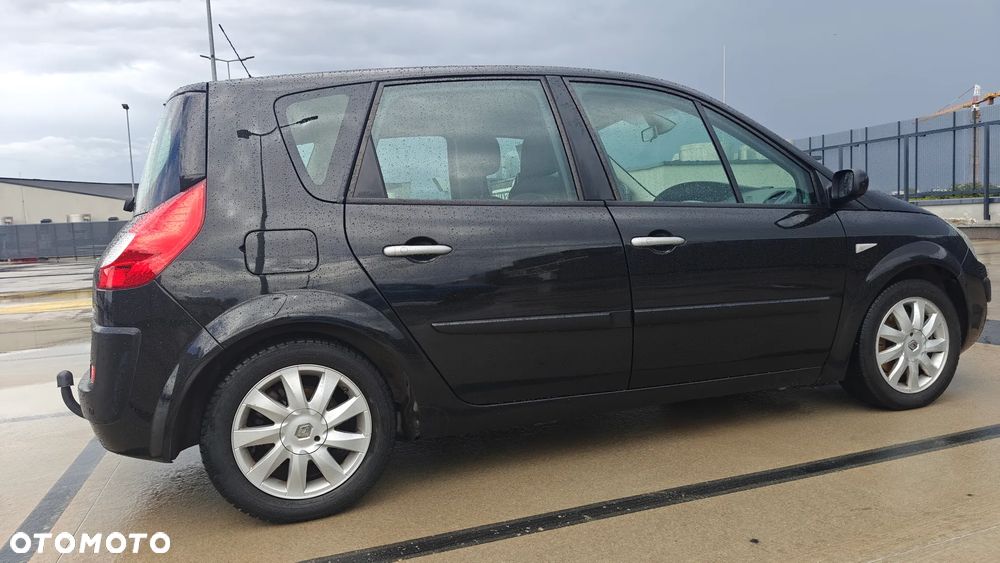 Renault Scenic 2.0 16V Privilege - 8