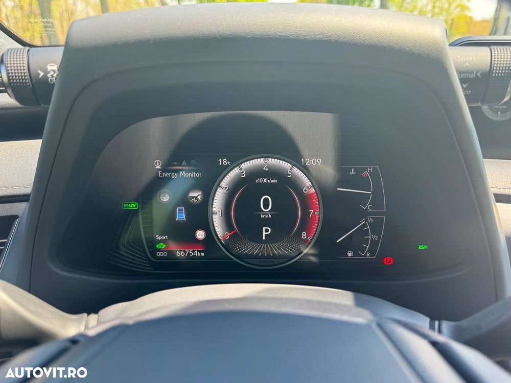 Lexus UX - 10