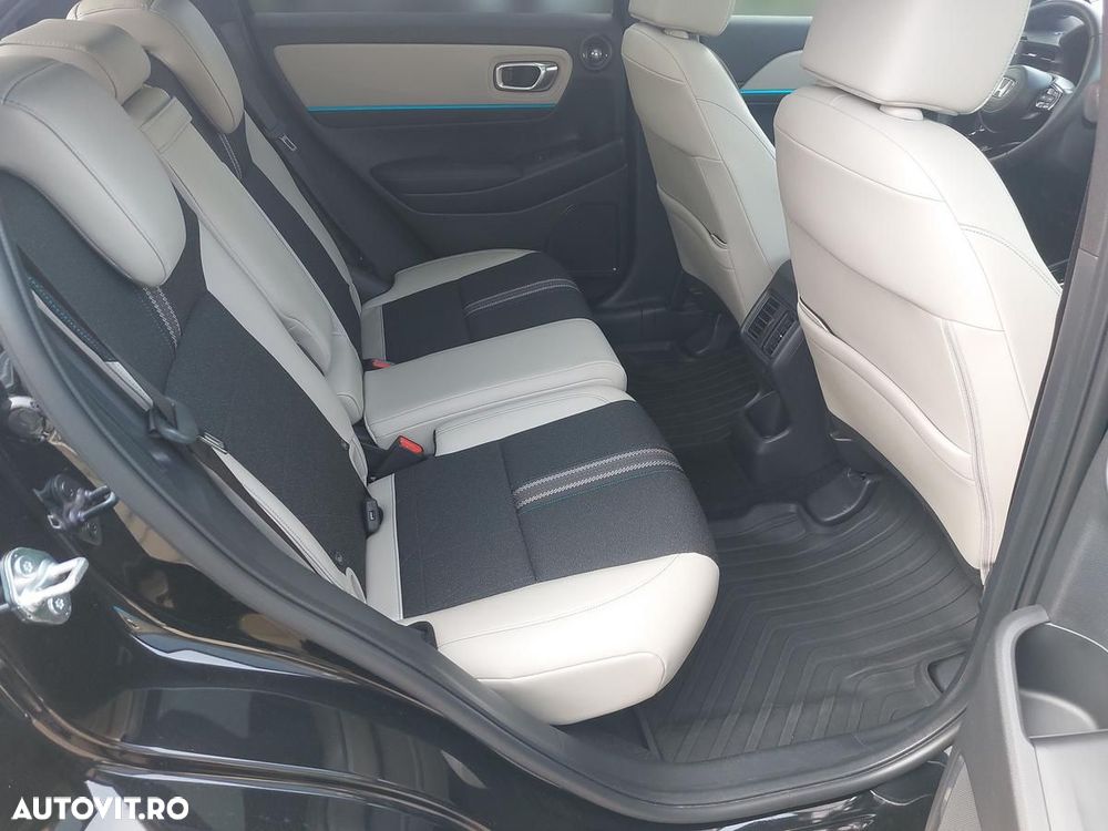 Honda HR-V 1.5 4x2 E-CVT HEV Advance Style Plus - 15