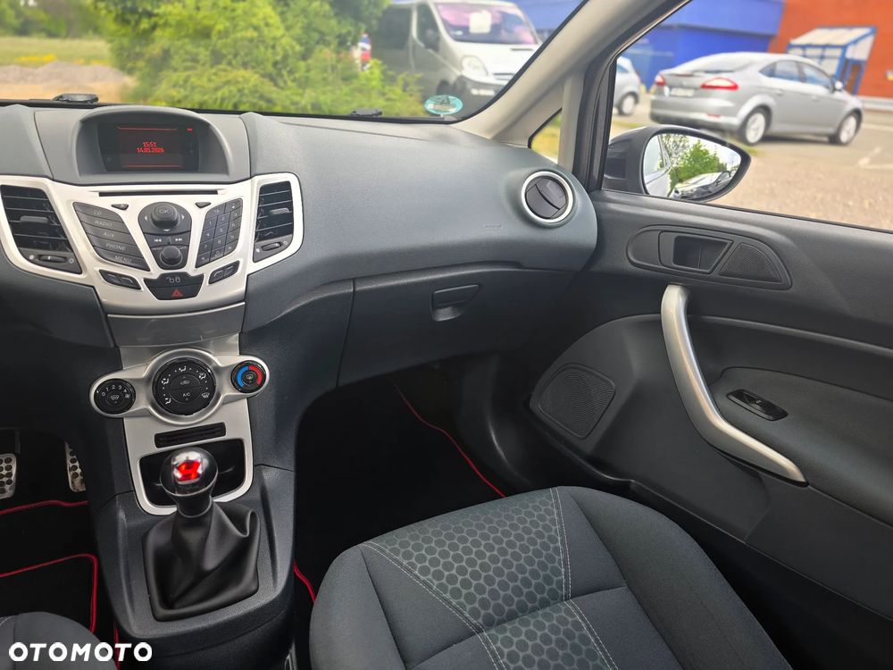 Ford Fiesta - 15