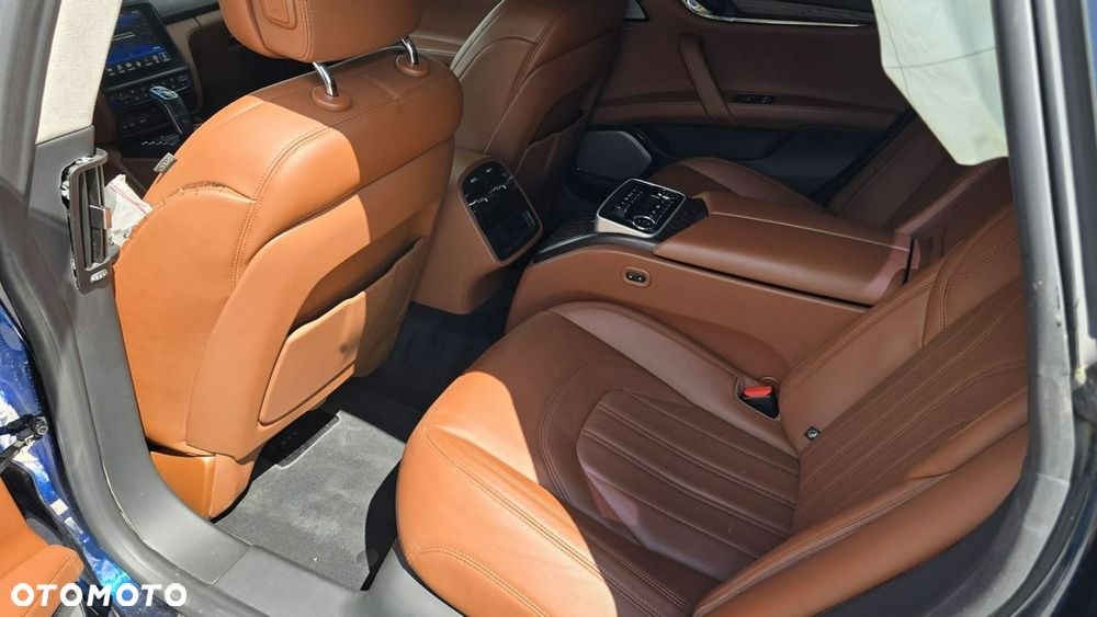 Maserati Quattroporte - 24