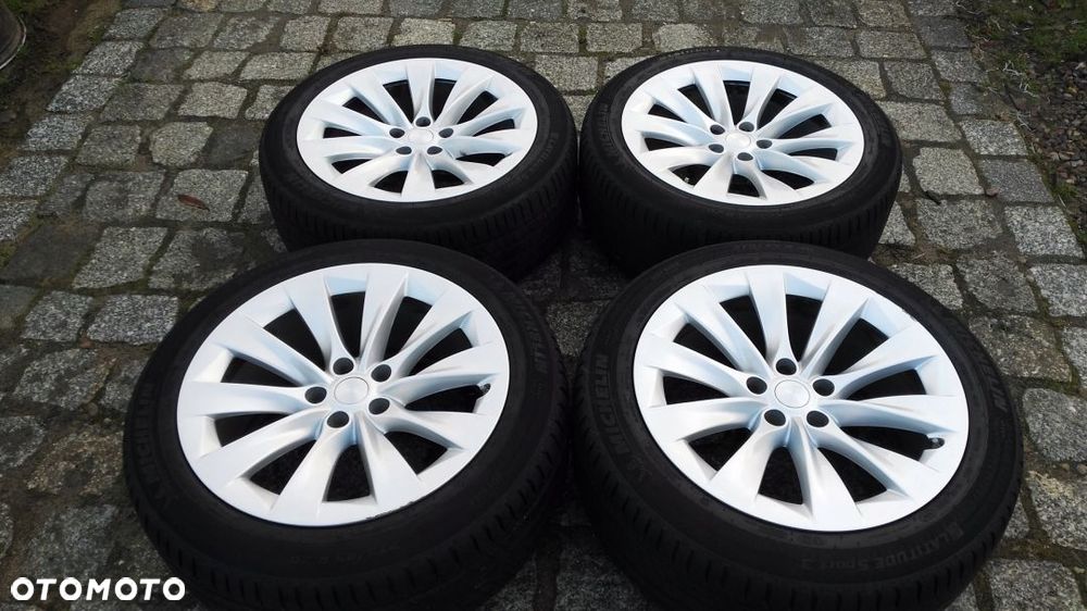 TESLA MODEL X KOLA FELGI 20x10J, 20x9J ET35 - 1