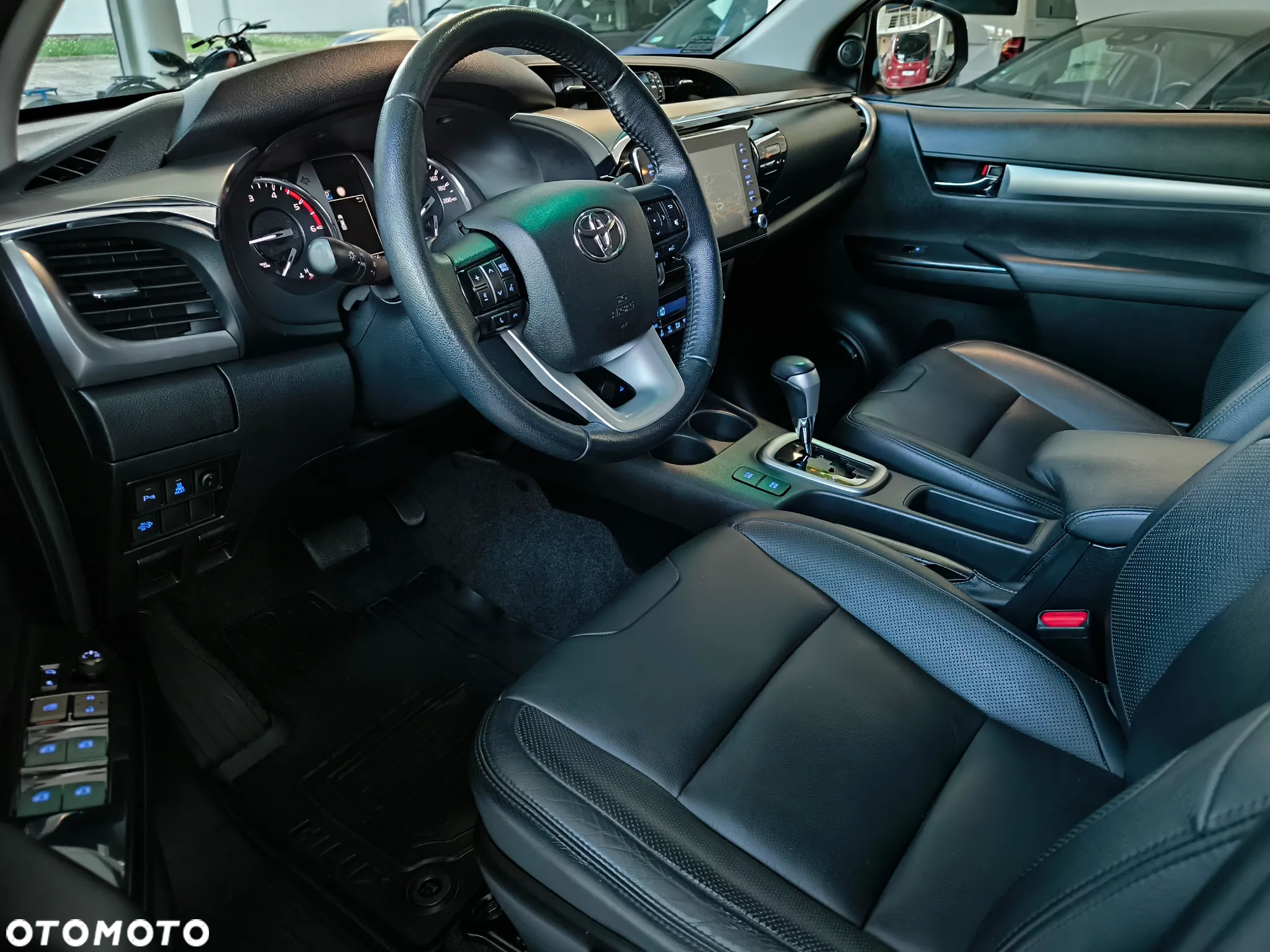 Toyota Hilux 2.8 D-4D Double Cab SR5+ 4x4 - 9