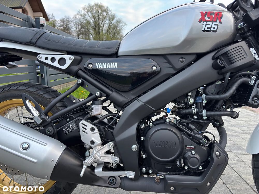 Yamaha XSR - 12