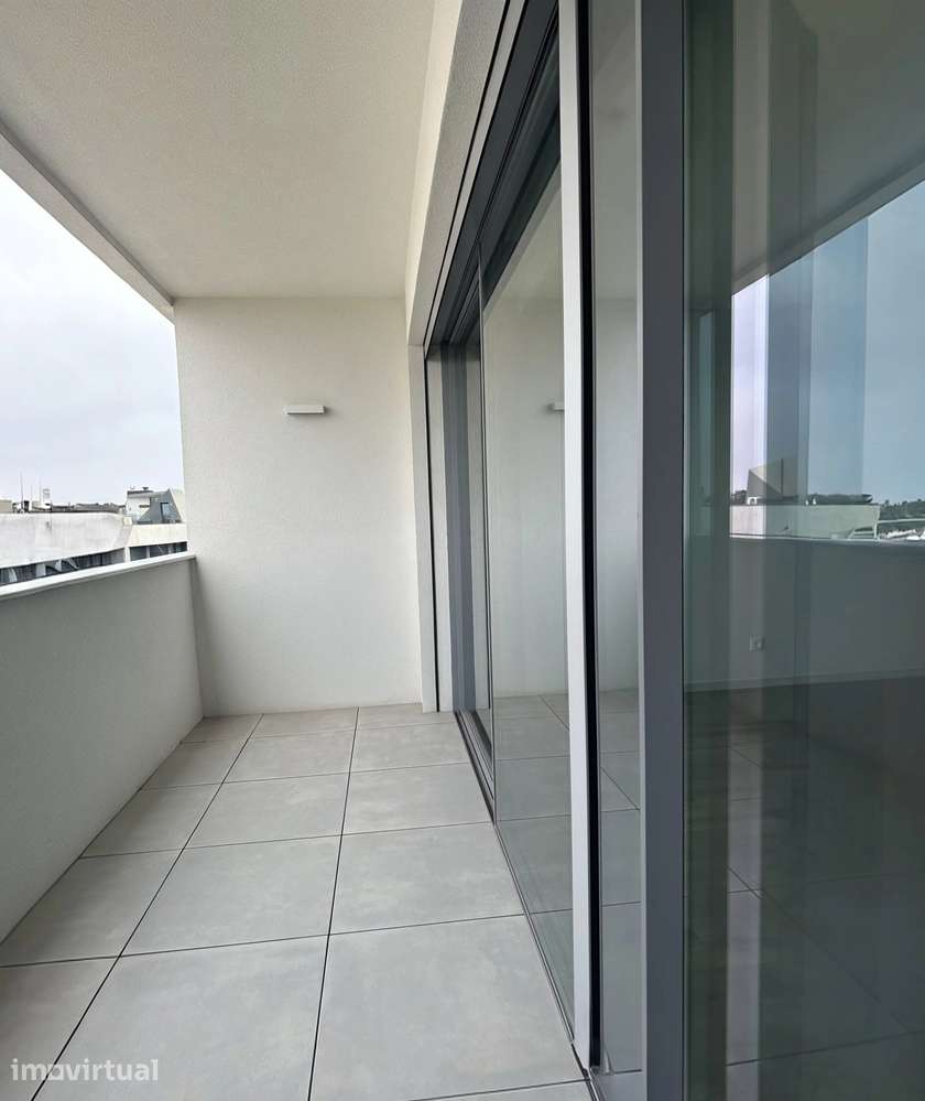 Apartamento Moderno T2 com Elevador em Vila Nova de Gaia - Grande imagem: 5/53