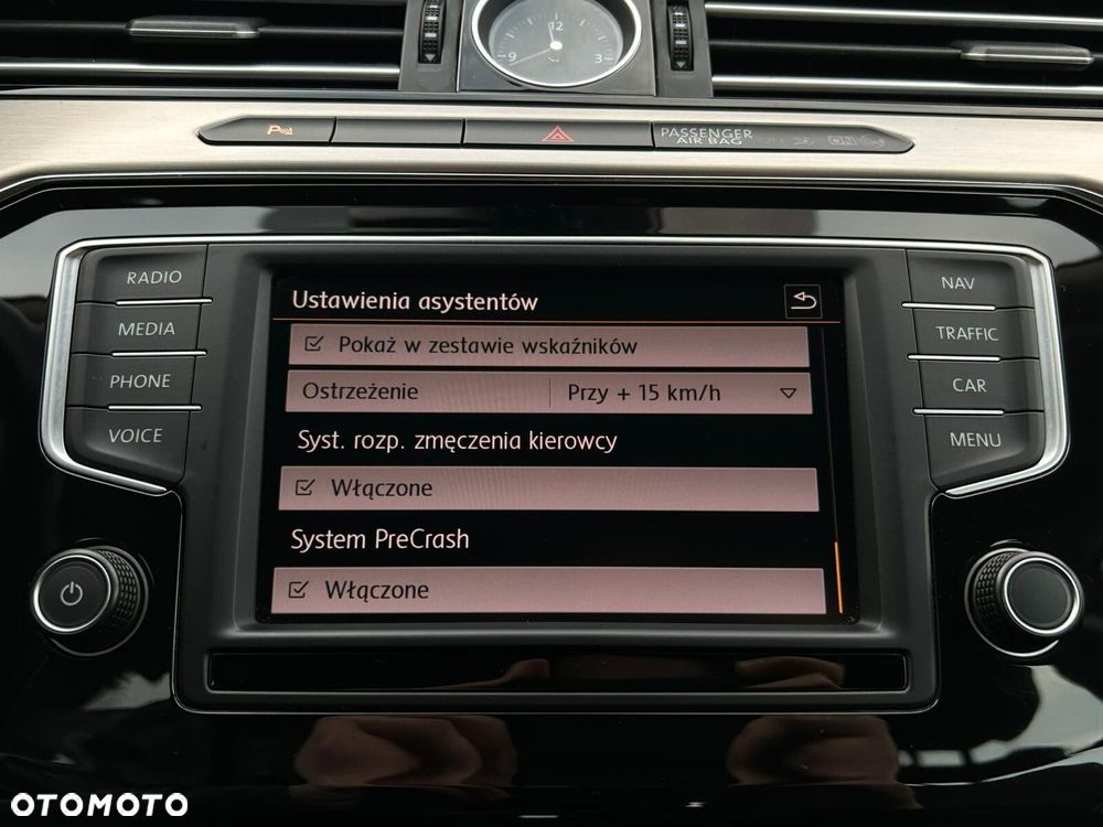 Volkswagen Passat - 30