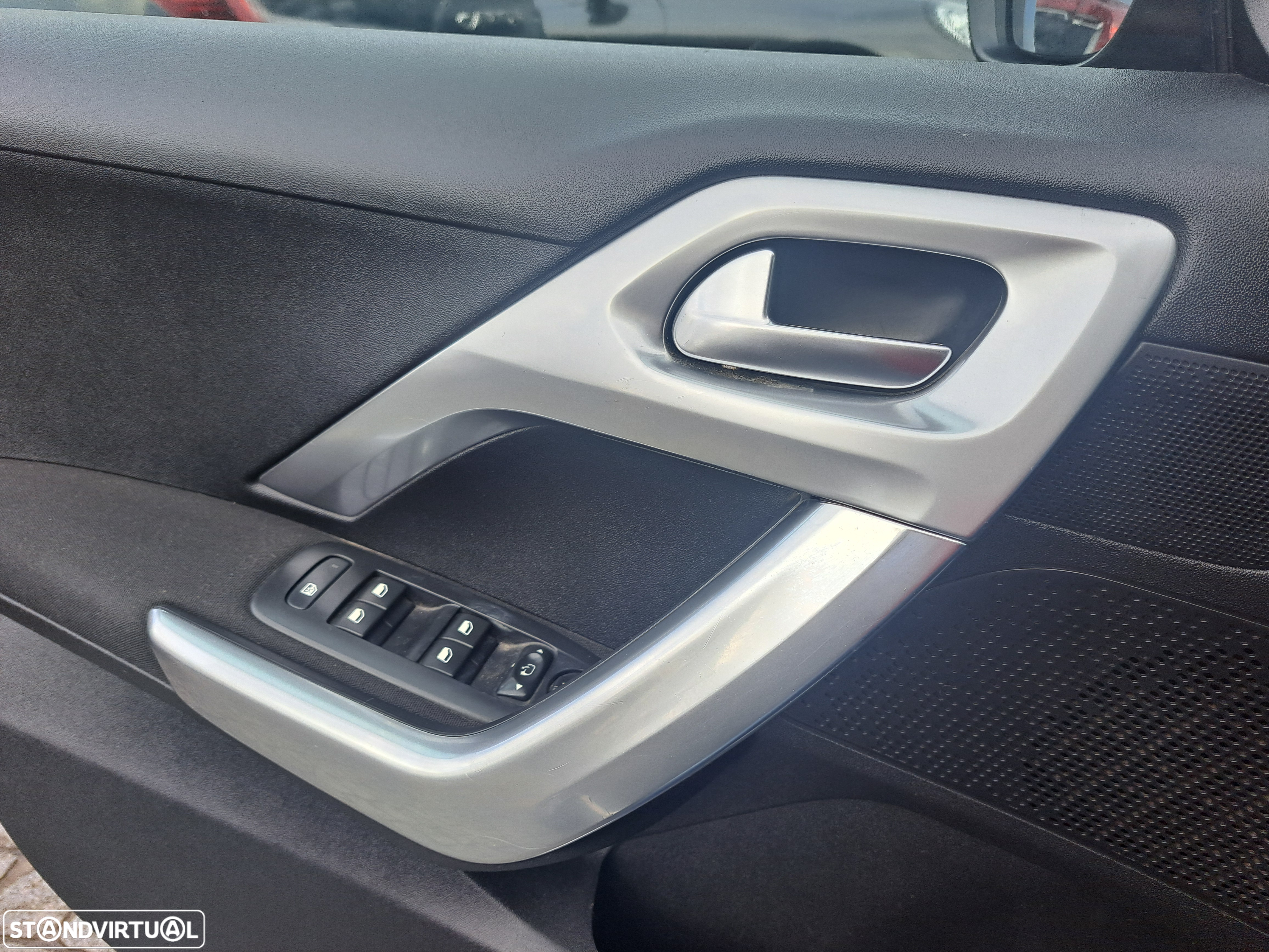 Peugeot 2008 1.2 PureTech Allure - 22
