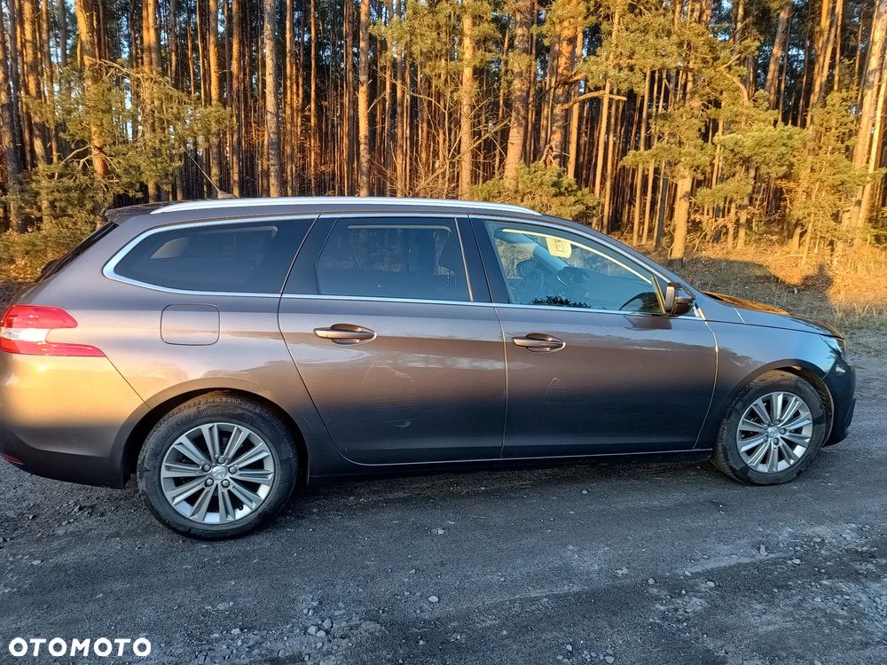 Peugeot 308 1.2 PureTech GPF Allure Pack S&S - 6