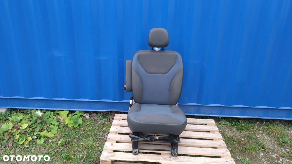 FOTEL KIEROWCY TRAFIC VIVARO PRIMASTAR 01- NO 925/149 - 1