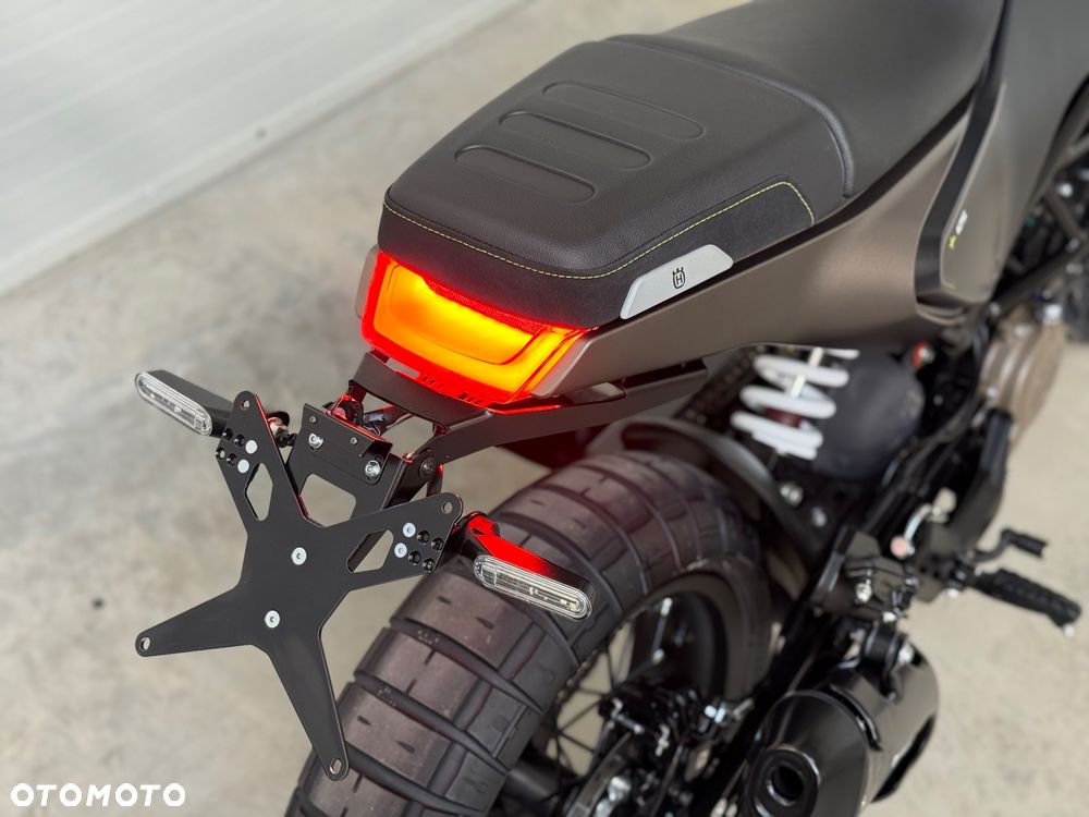 Husqvarna Svartpilen - 20