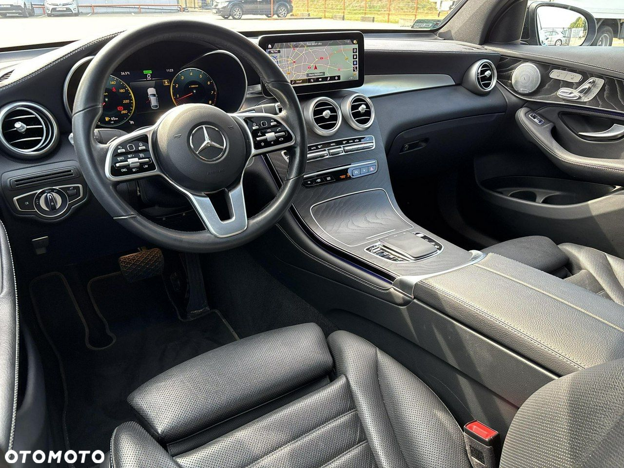 Mercedes-Benz GLC - 13