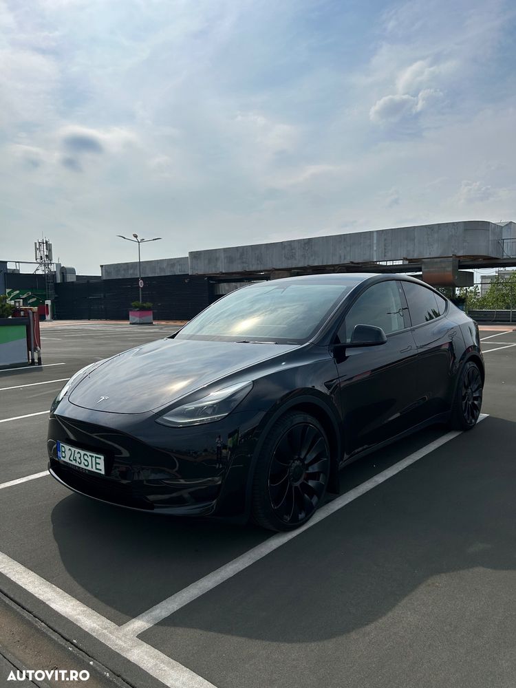 Tesla Model Y AWD Performance - 3