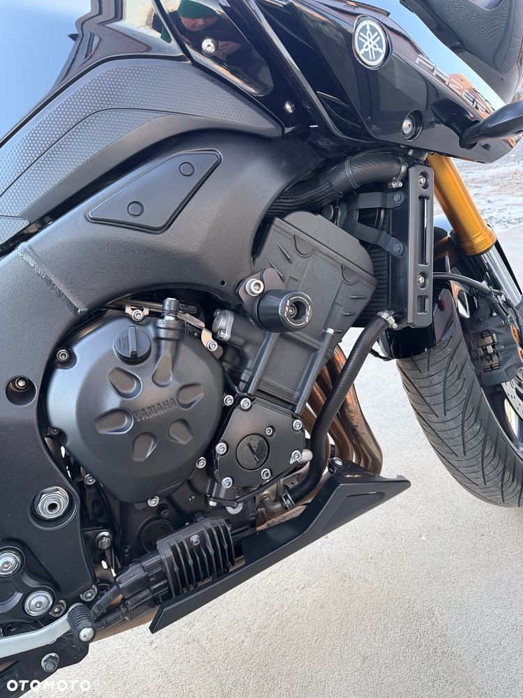 Yamaha FZ8 - 6