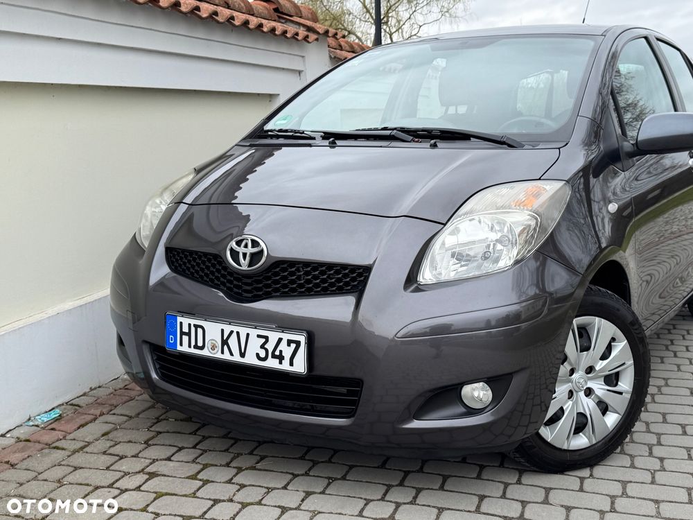 Toyota Yaris - 10