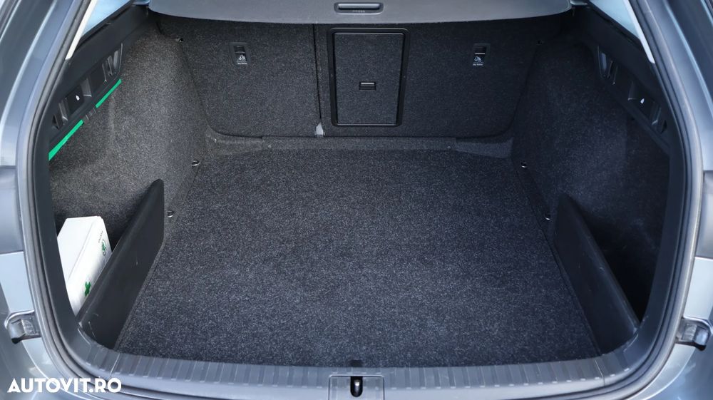 Skoda Octavia 2.0 TDI DSG Ambition - 37
