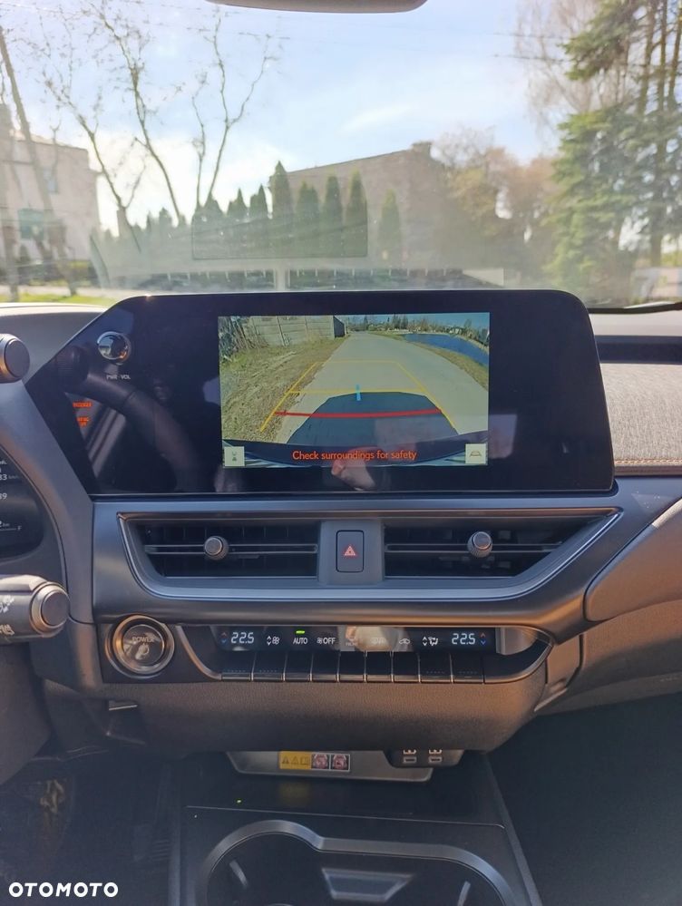 Lexus UX 300h Executive Line - 12