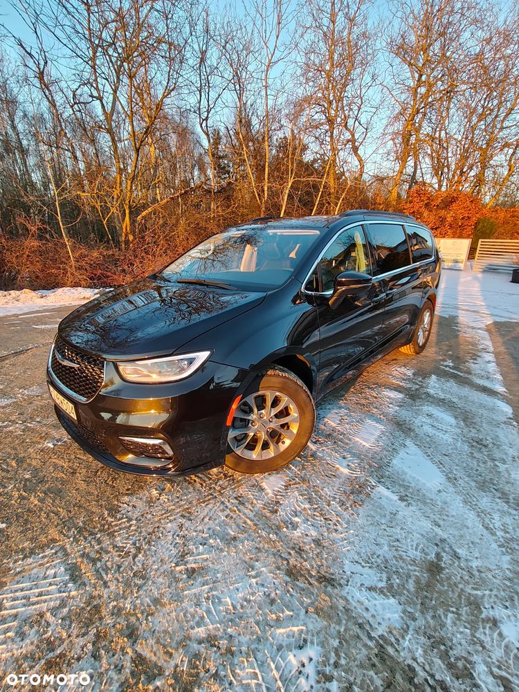 Chrysler Pacifica - 12