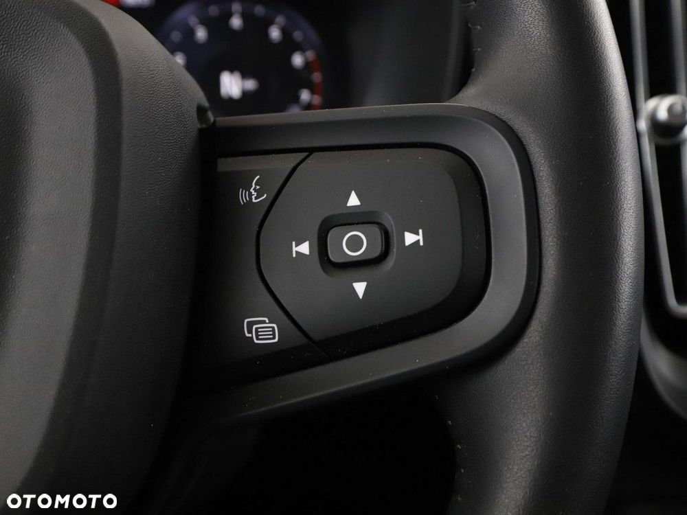 Volvo XC 40 T2 Momentum Core - 33