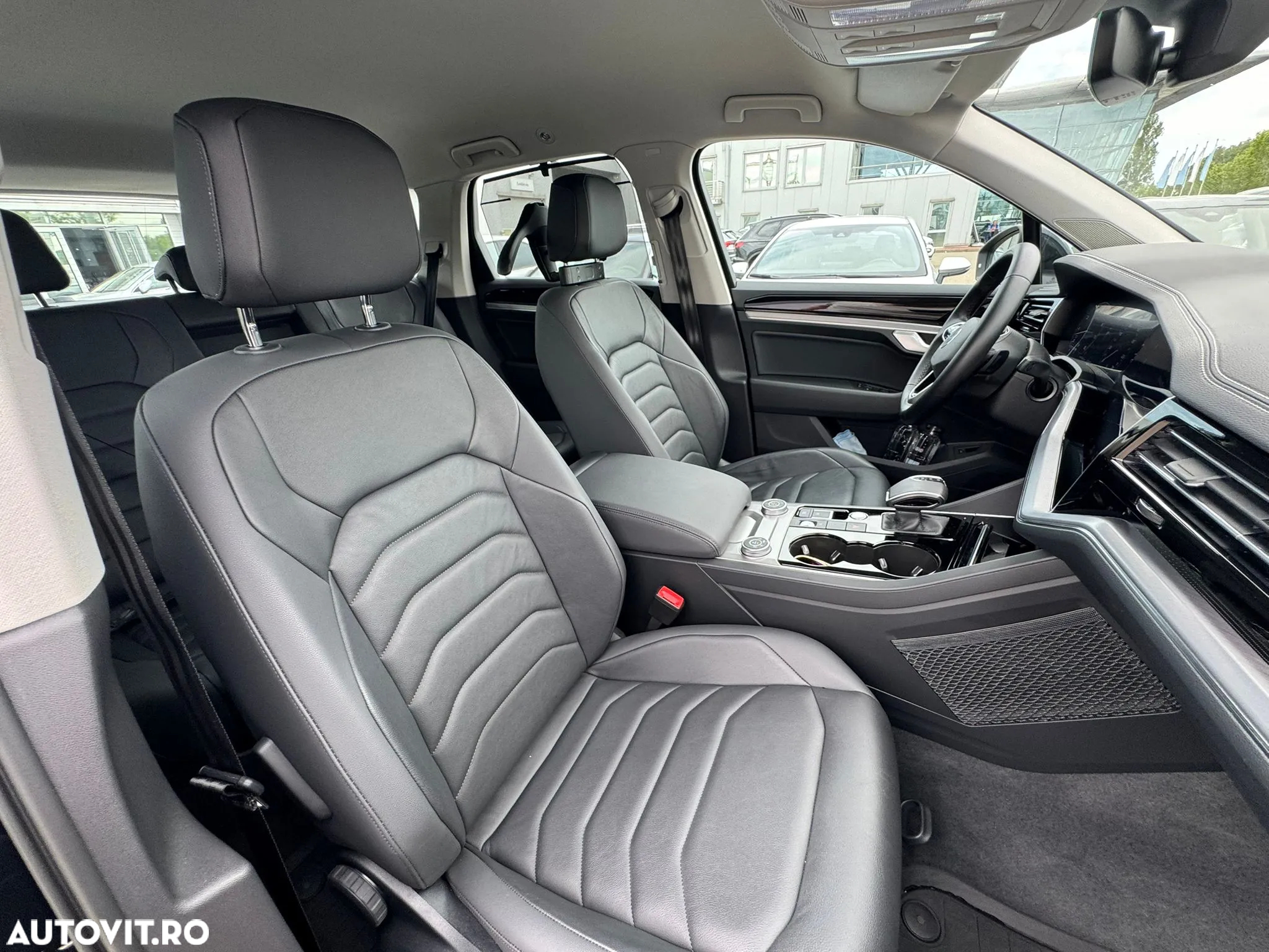 Volkswagen Touareg V6 TSI 4MOTION Elegance - 29