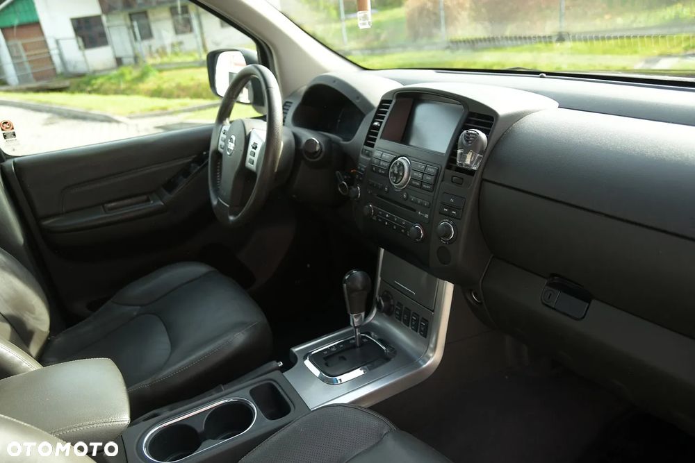 Nissan Navara 3.0 D V6 Platinum Long EU5 - 18