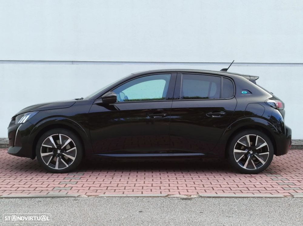 Peugeot e-208 GT - 13