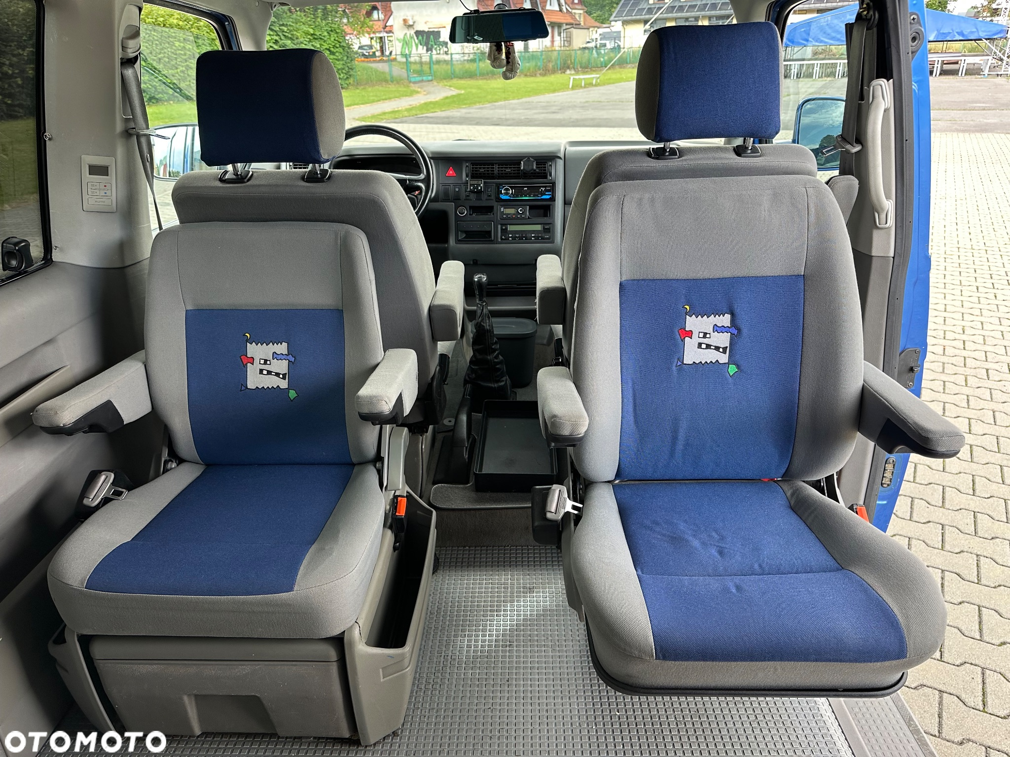 Volkswagen Multivan - 14