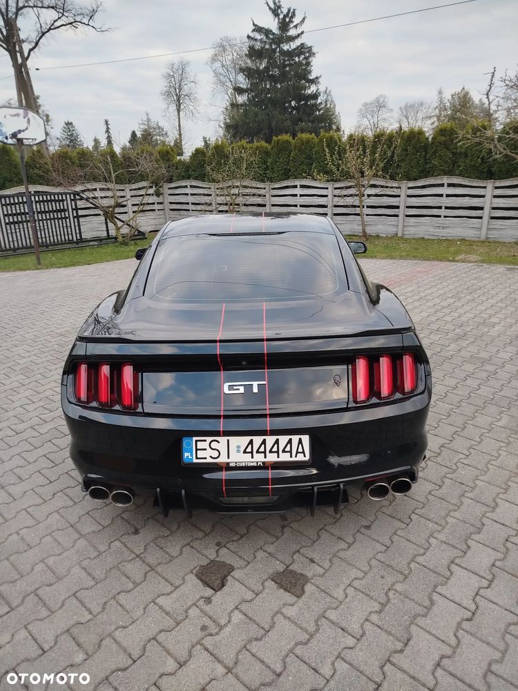 Ford Mustang 5.0 V8 GT - 4