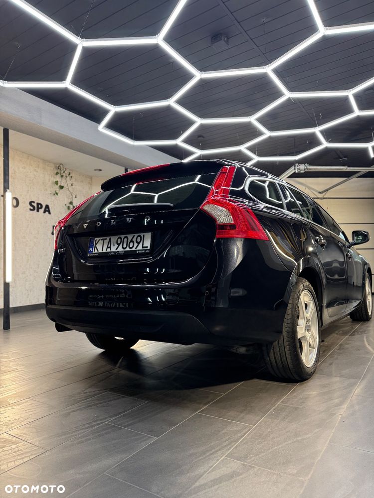 Volvo V60 D4 Momentum - 10