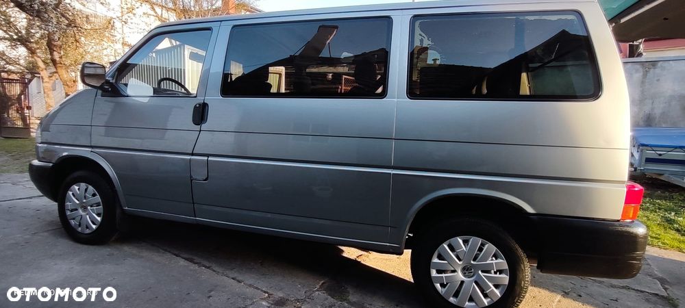 Volkswagen Caravelle - 12