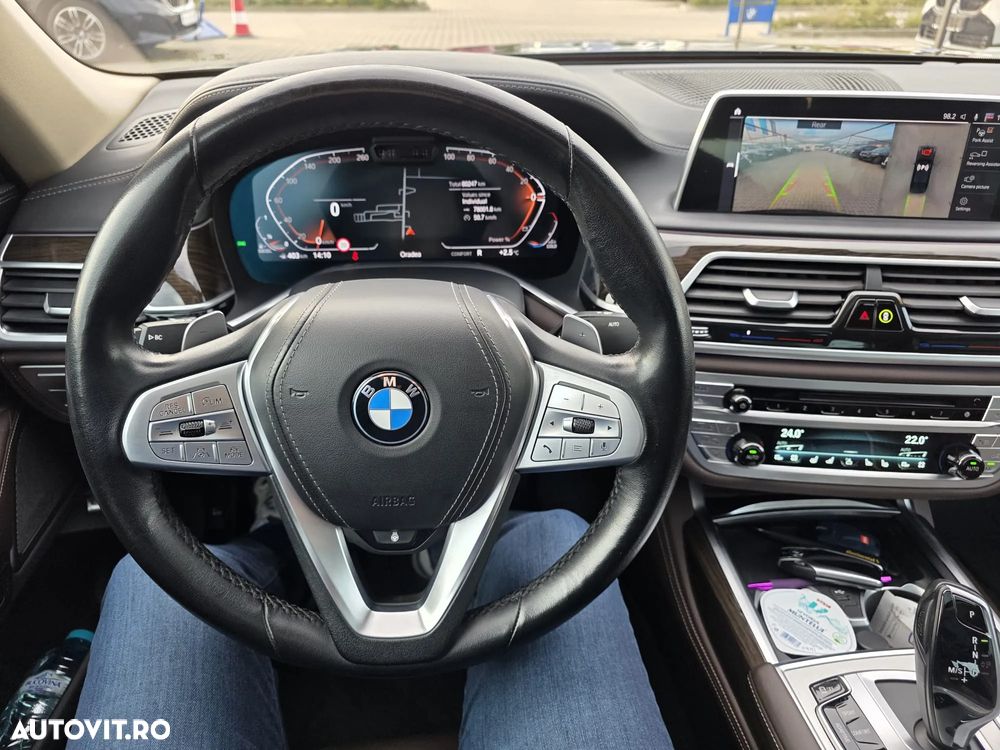 BMW Seria 7 740d xDrive MHEV - 13