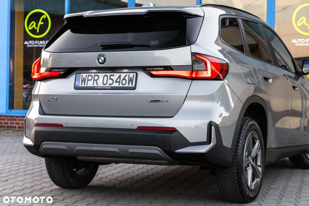 BMW X1 sDrive18i - 11