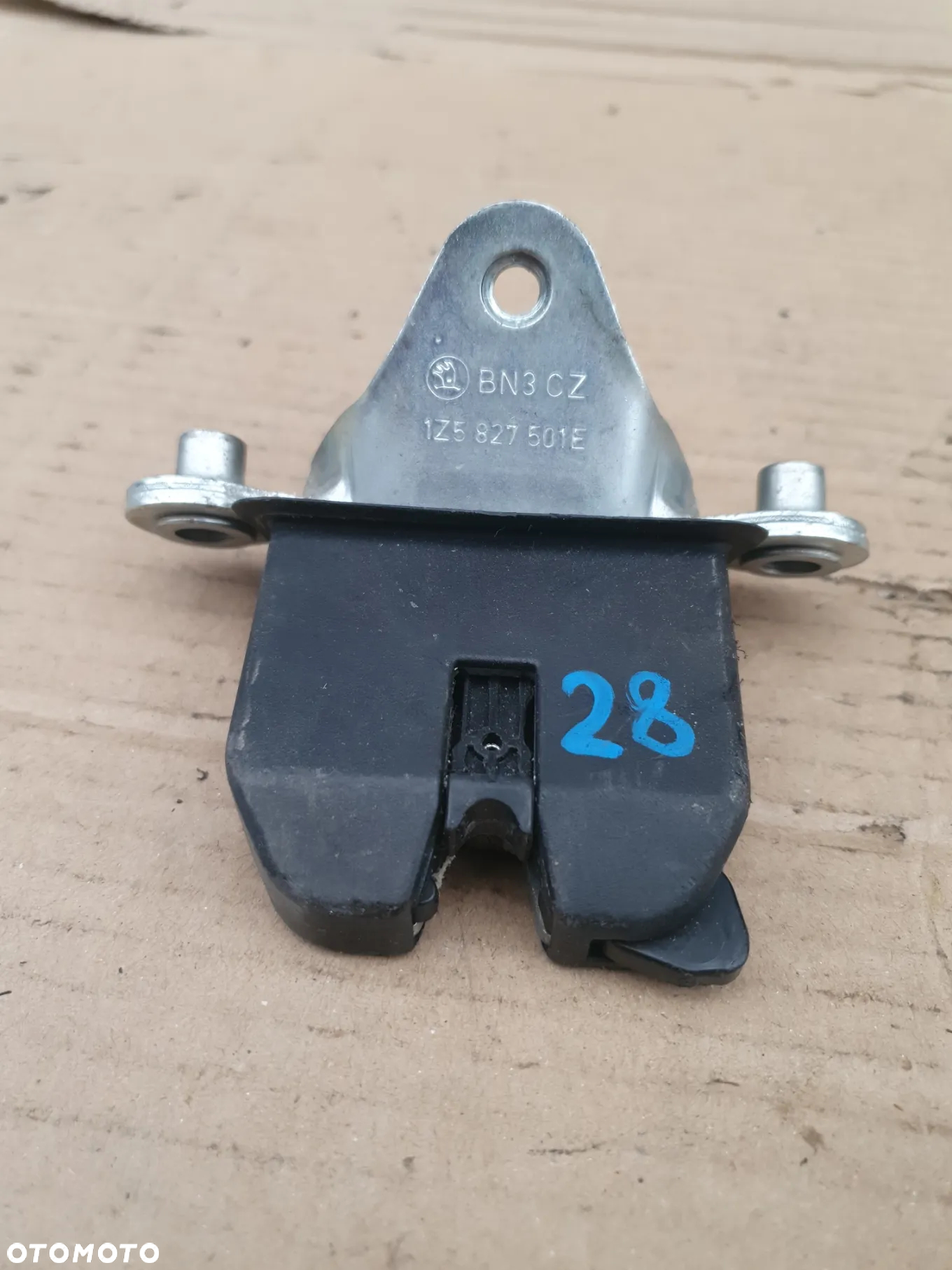 } ZAMEK KLAPY BAGAŻNIKA TYŁ do Skoda Octavia II 2 1z5827501c - 3