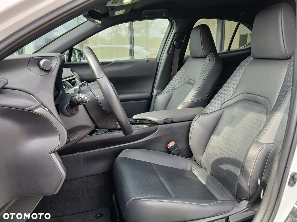 Lexus UX 250h GPF F Impression 2WD - 6