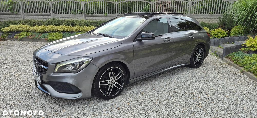 Mercedes-Benz CLA 180 AMG Line - 1