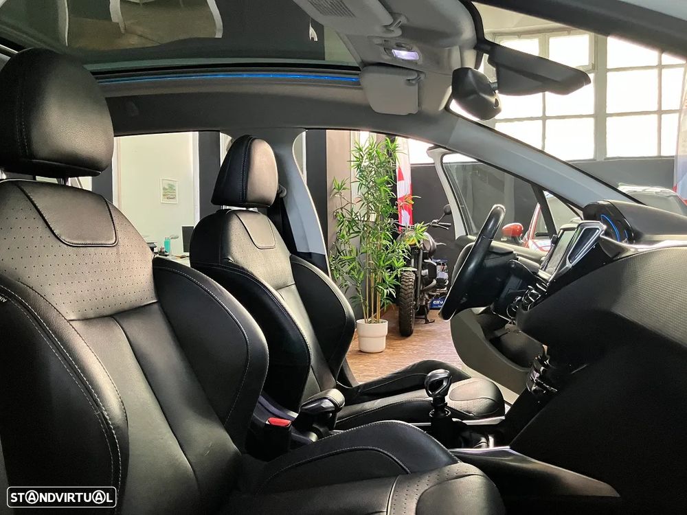 Peugeot 2008 1.6 e-HDi Allure - 21