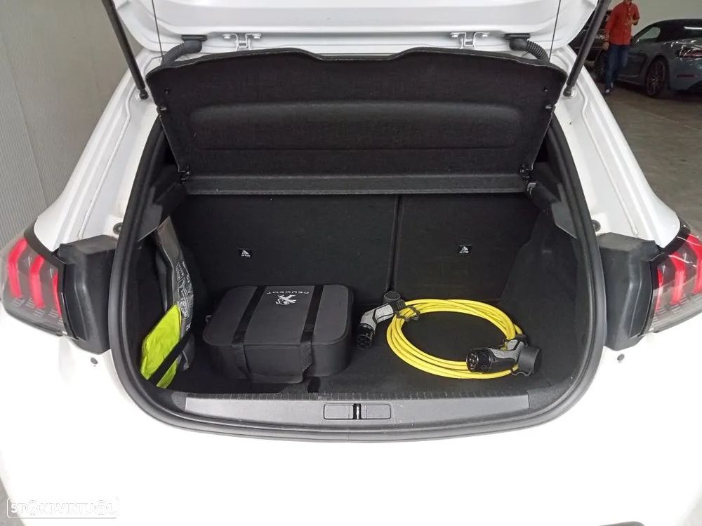 Peugeot e-208 50 kWh Allure - 12