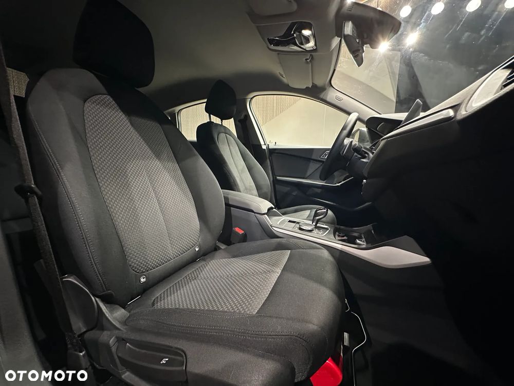 BMW Seria 2 220i Advantage - 11