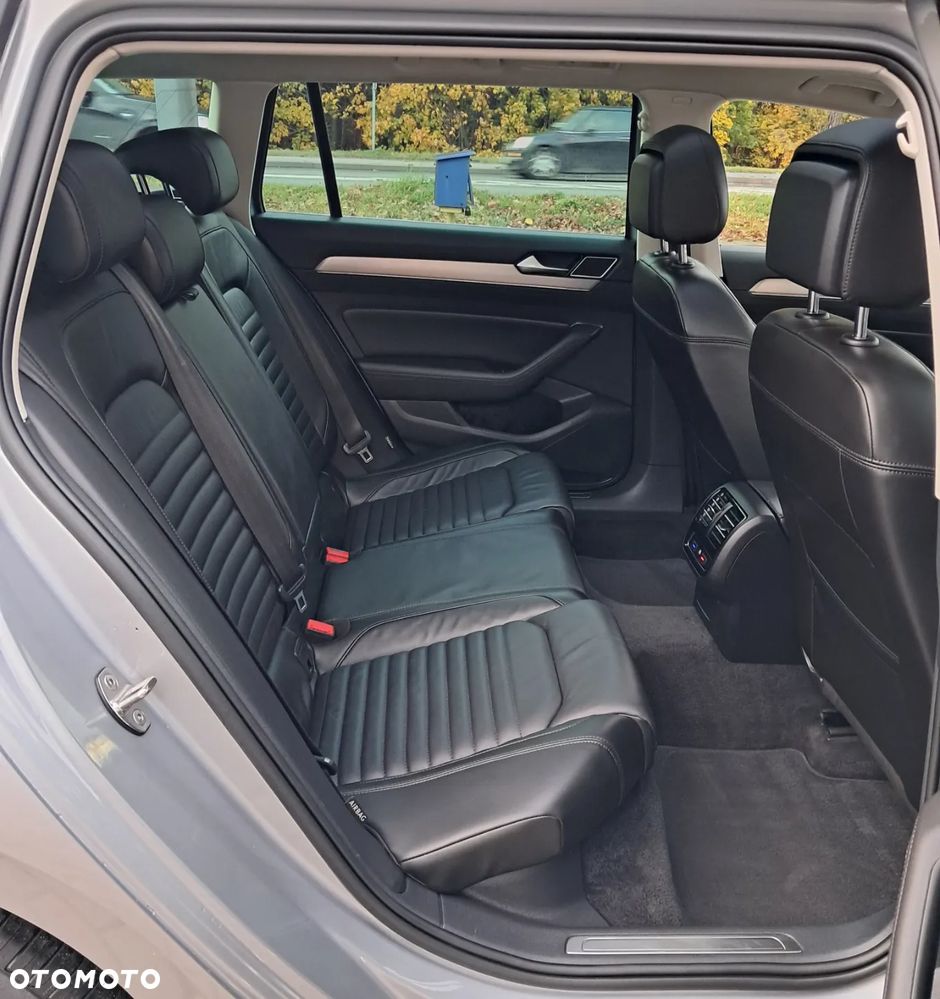Volkswagen Passat Variant 2.0 TDI SCR DSG Highline - 13