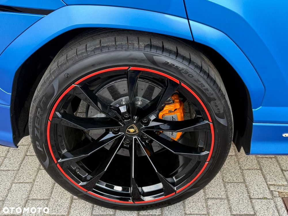 Lamborghini Urus - 12