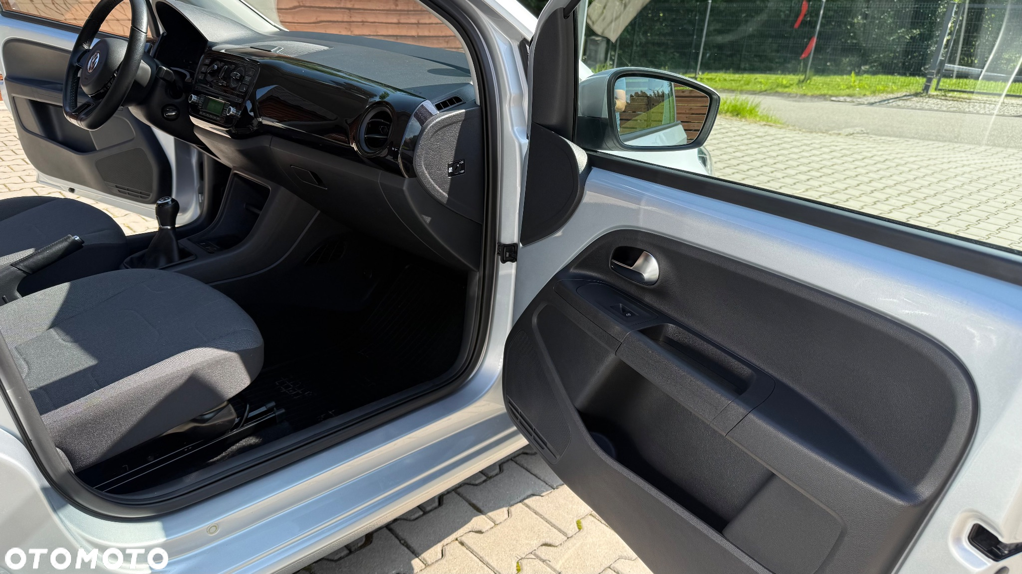 Volkswagen up! (BlueMotion Technology) high - 17