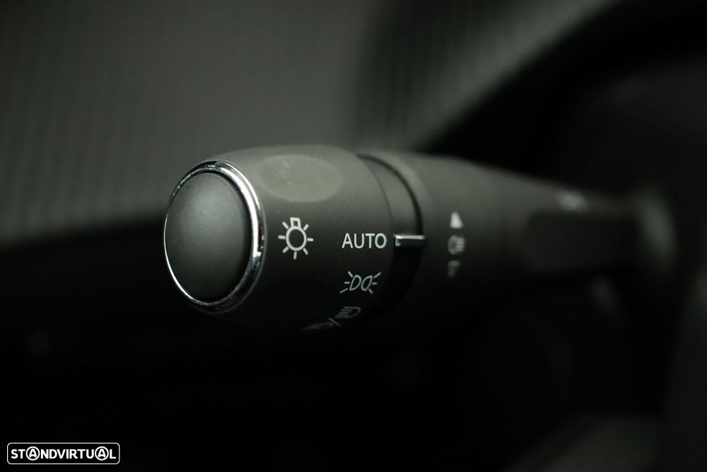 Peugeot 208 1.2 PureTech Allure - 17